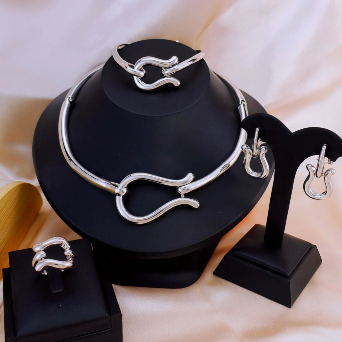 Fashion Jewelry Sets For Women Gold Color Choker Necklace Earrings Bracelets Ring Wedding Set Party Accessories